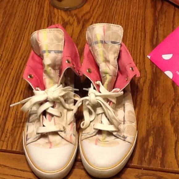 Authentic Coach Bonney shoes, 7 B .. - Picture 7 of 8